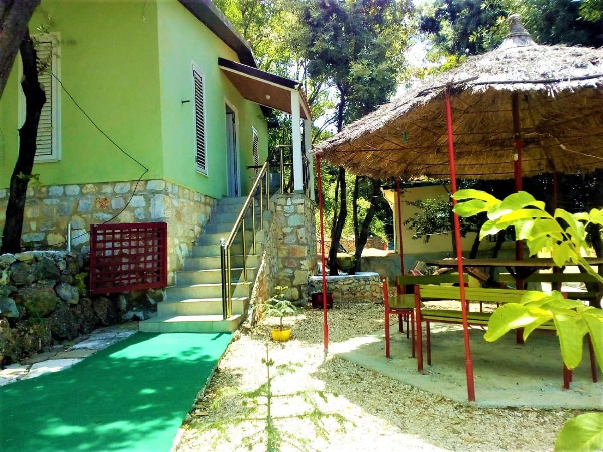 Ramo's Beachside Retreat - Cozy 2 Bedroom * Vlorë